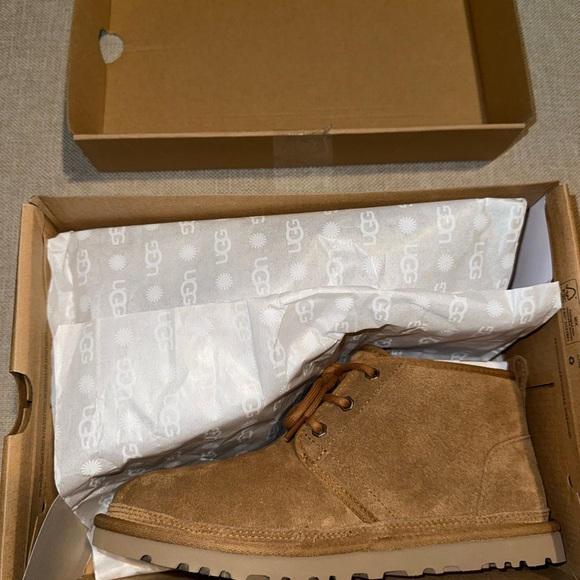 UGG Neumel Boots Women’s size 9 in Chestnut - Picture 3 of 4